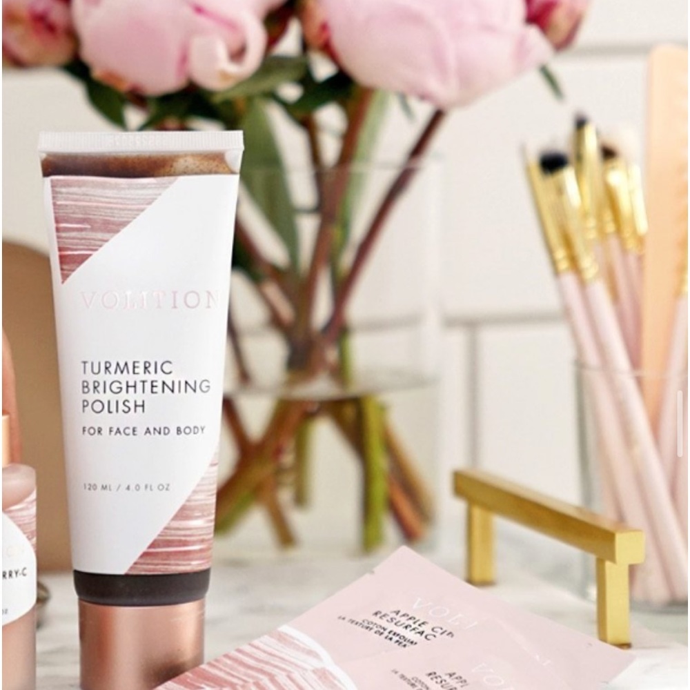 New VOLITION BEAUTY Turmeric Brightening Polish - Picture 13 of 14